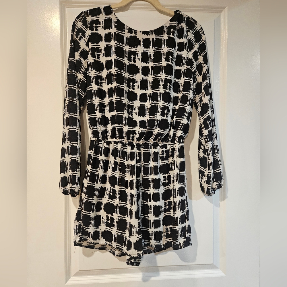 One Clothing black and white romper S